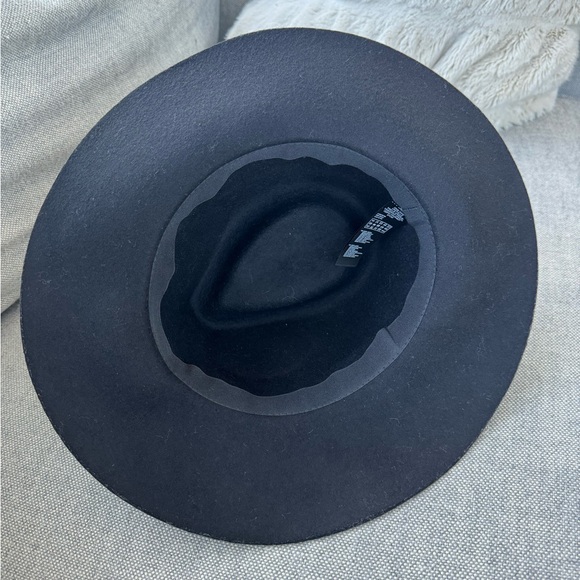 Set of 2 Tan & Black Hats - Picture 6 of 7